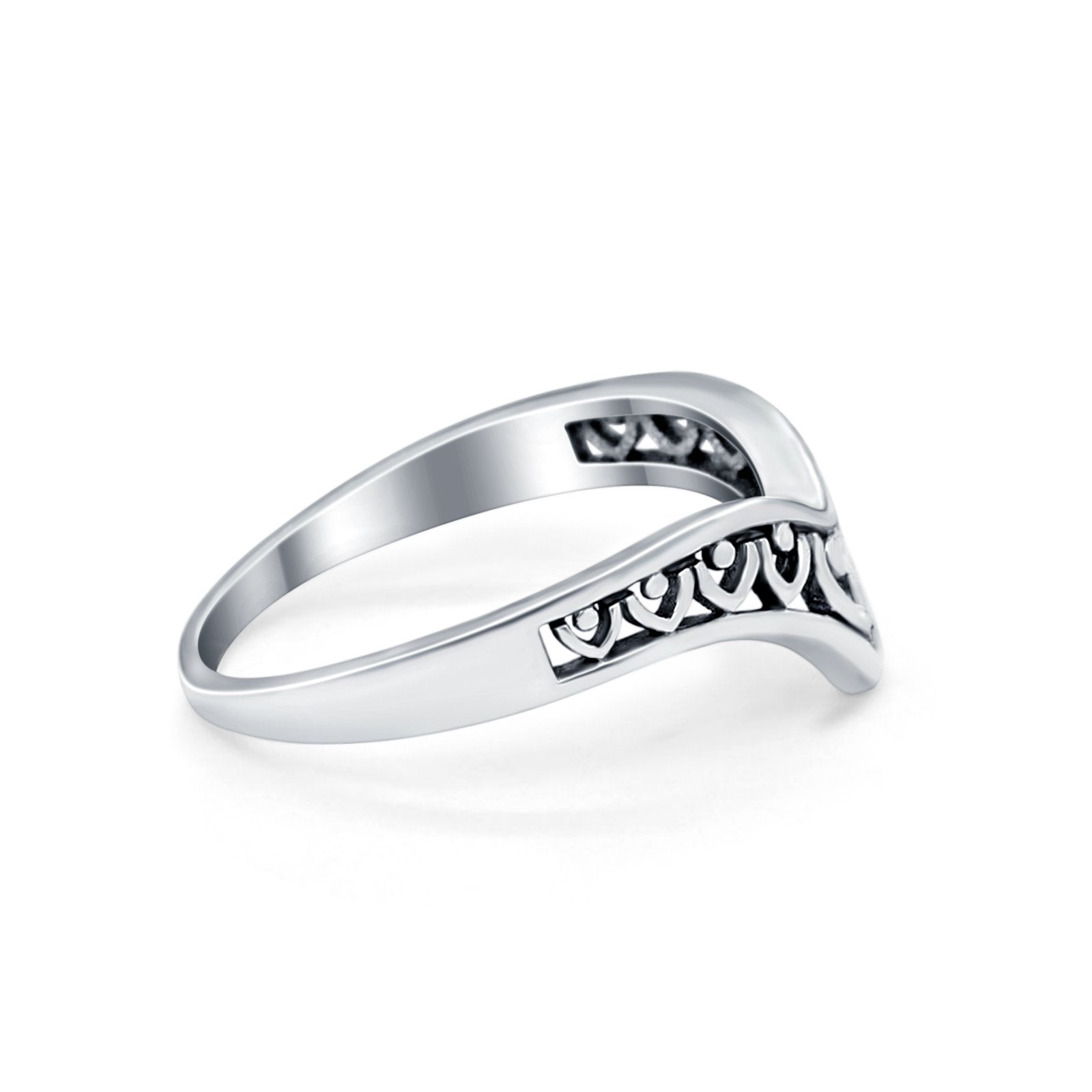  V Design Filigree Ring