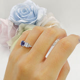 Ring aus 925er-Sterlingsilber mit drei Steinen und rundem Lab-Alexandrit im Vintage-Stil